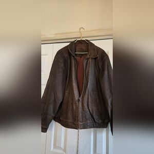 COPY - Bomber Style Leather Jacket Croft and Barrow, size L. Good condition.